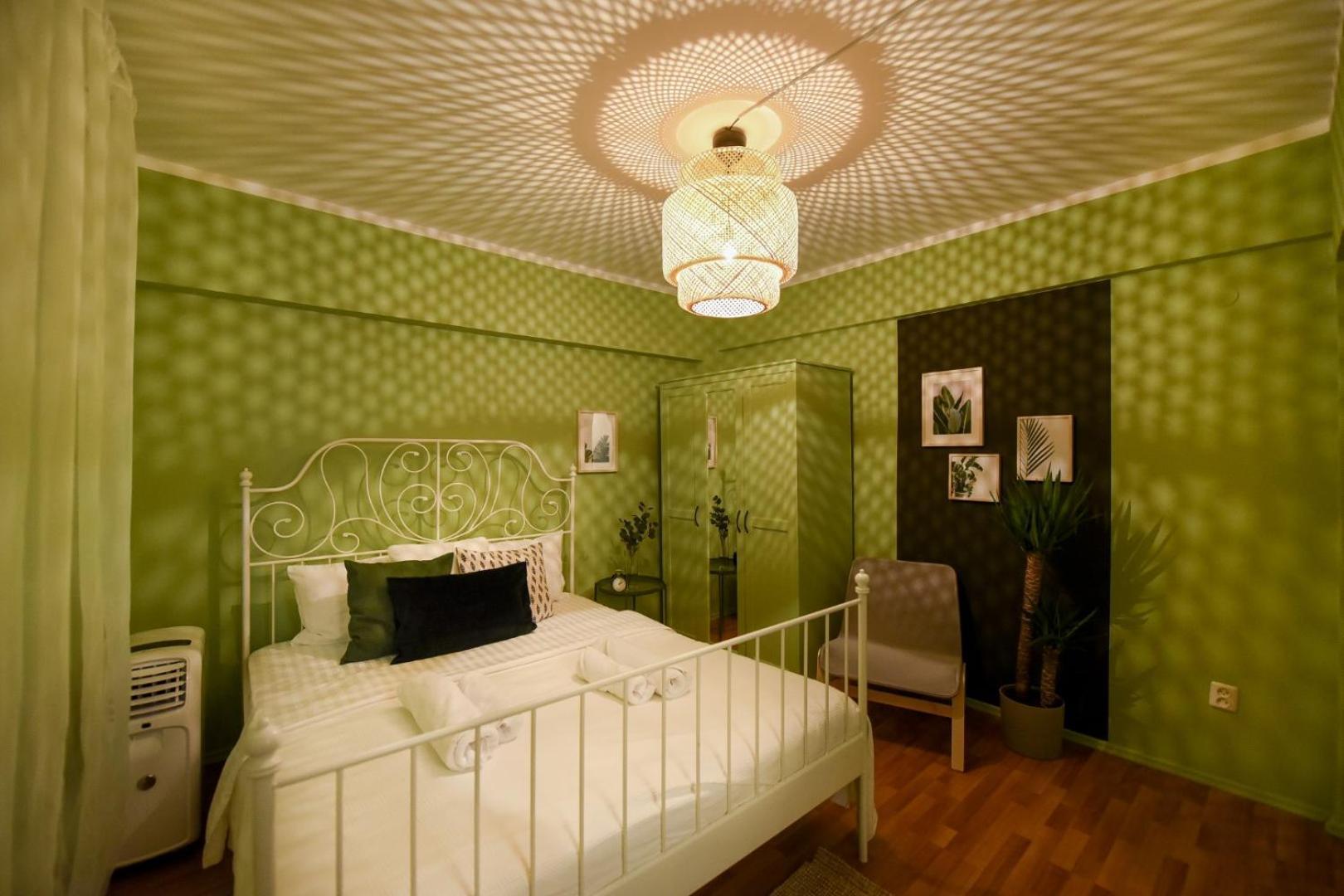 Chic Accommodation With Breathtaking Views Over Calea Victoriei - Your Central Heaven Bucarest Habitación foto